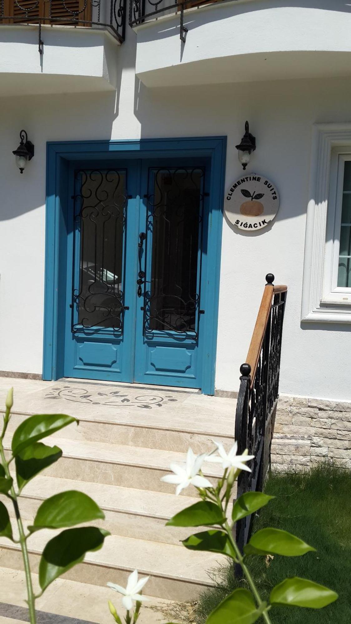 Clementin Suits Sigacik Exterior photo
